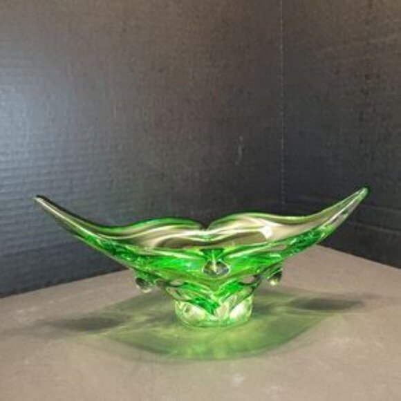 Gorgeous green art glass Bowl Table centre piece - Picture 2 of 5